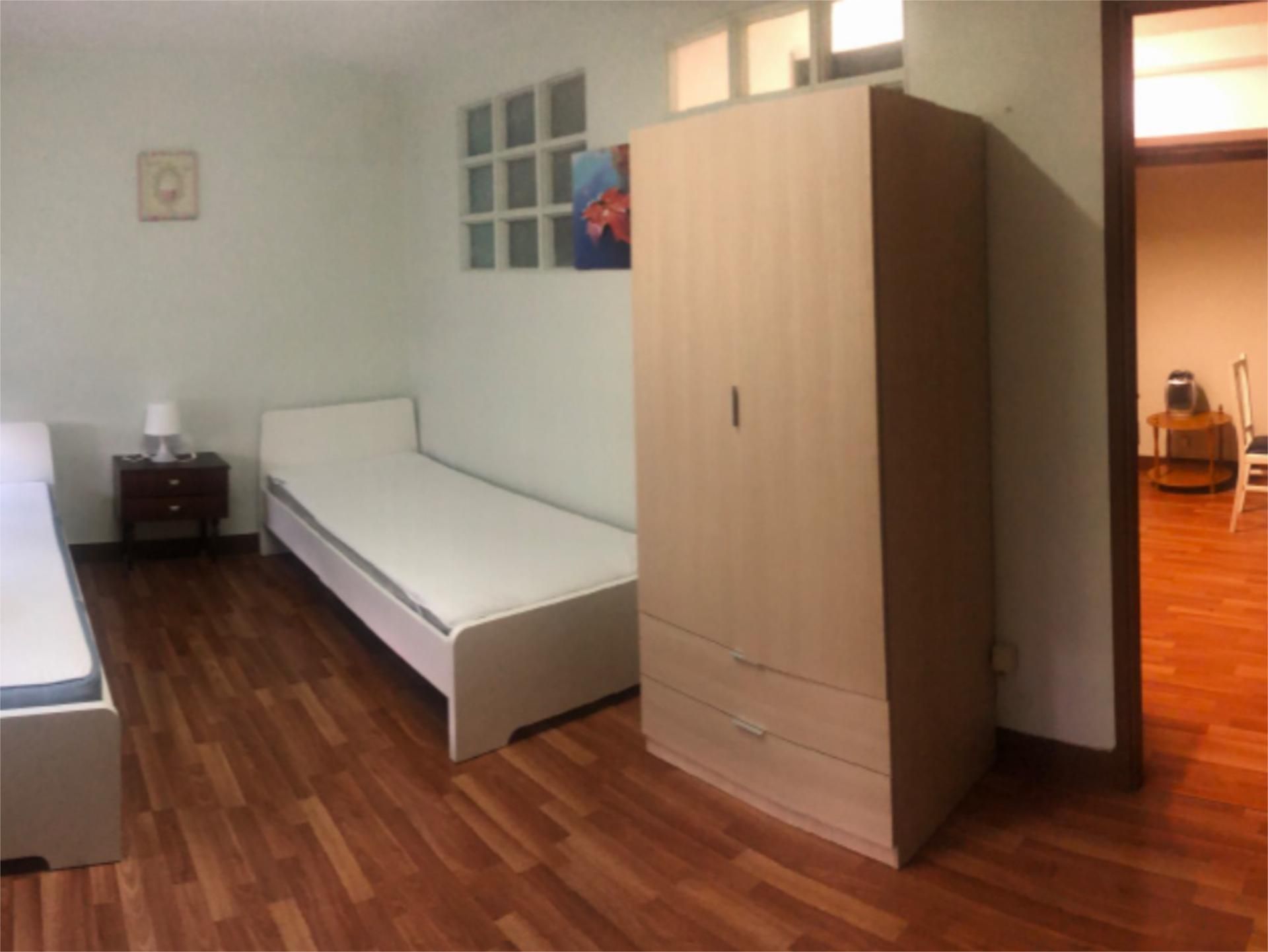 Bedroom of Flat to share in Lugo Capital  with Heating, Parquet flooring and Furnished