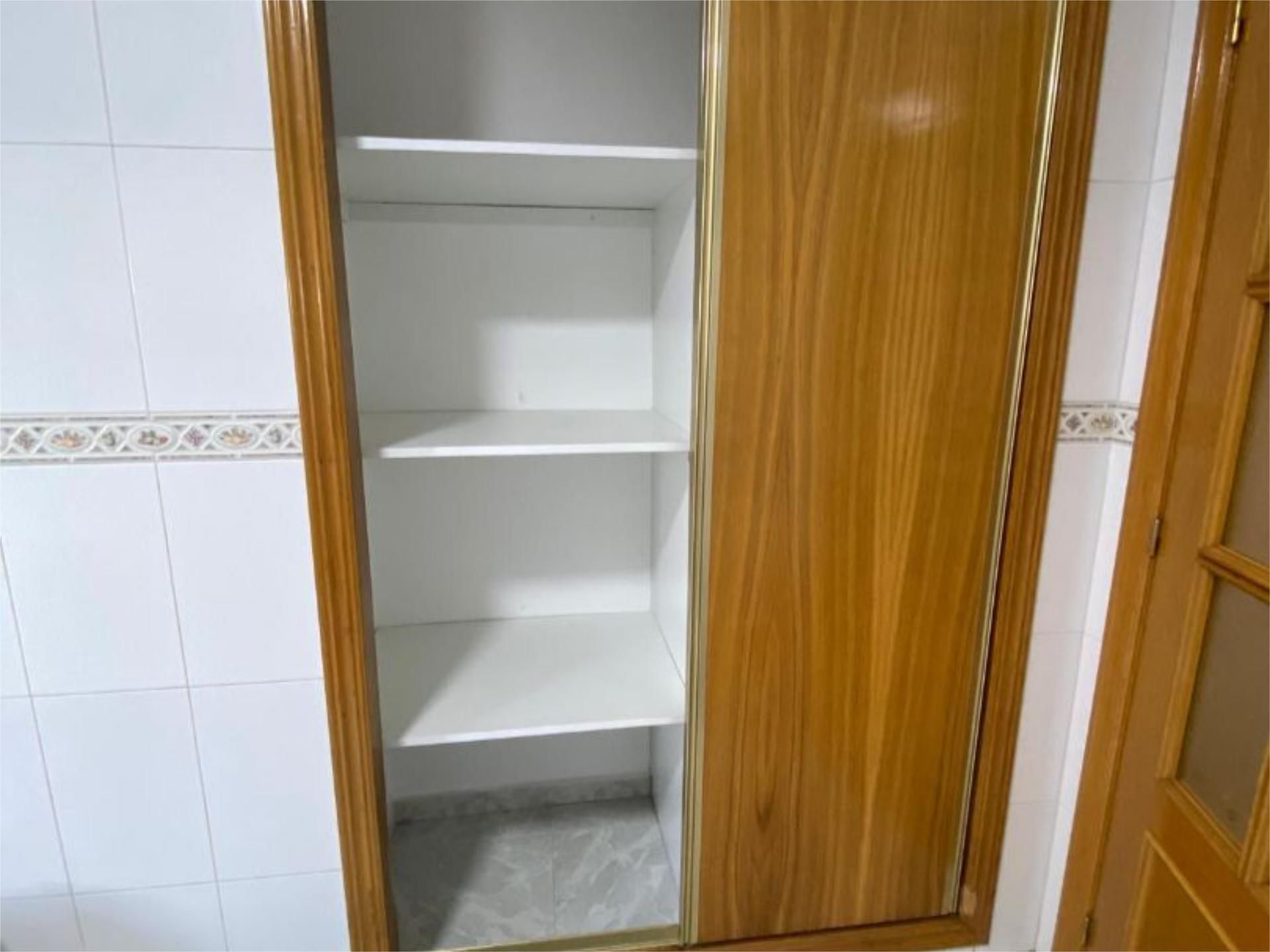 Bedroom of Flat to rent in Villaquilambre  with Heating, Parquet flooring and Storage room
