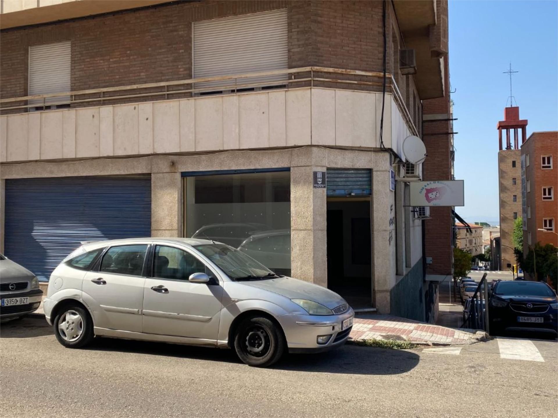 Vista exterior de Local de alquiler en  Jaén Capital