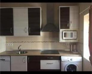 Cuina de Apartament de lloguer en Almadén amb Moblat
