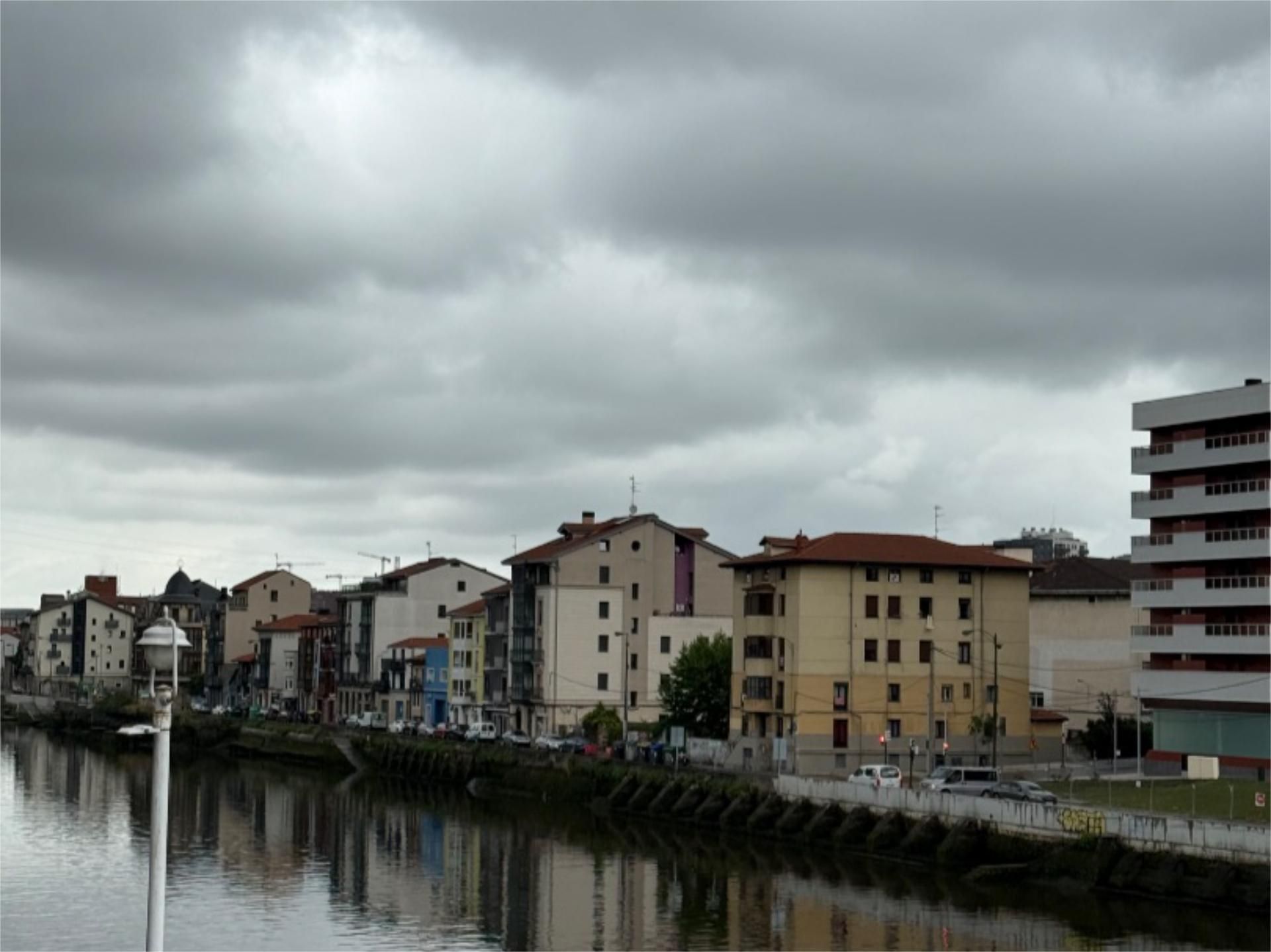 Vista exterior de Pis en venda en Bilbao  amb Parquet