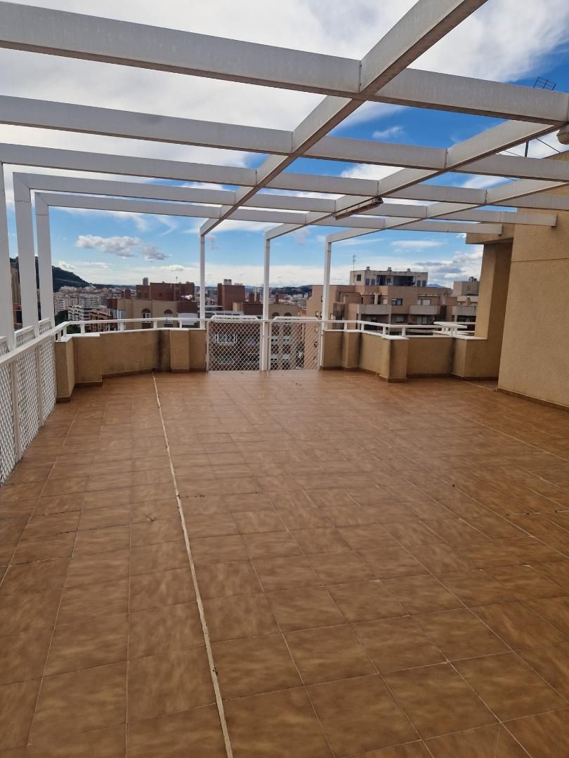 Terrassa de Pis en venda en Alicante / Alacant amb Aire condicionat