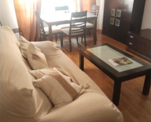 Sala d'estar de Pis en venda en Ávila Capital amb Calefacció, Parquet i Moblat