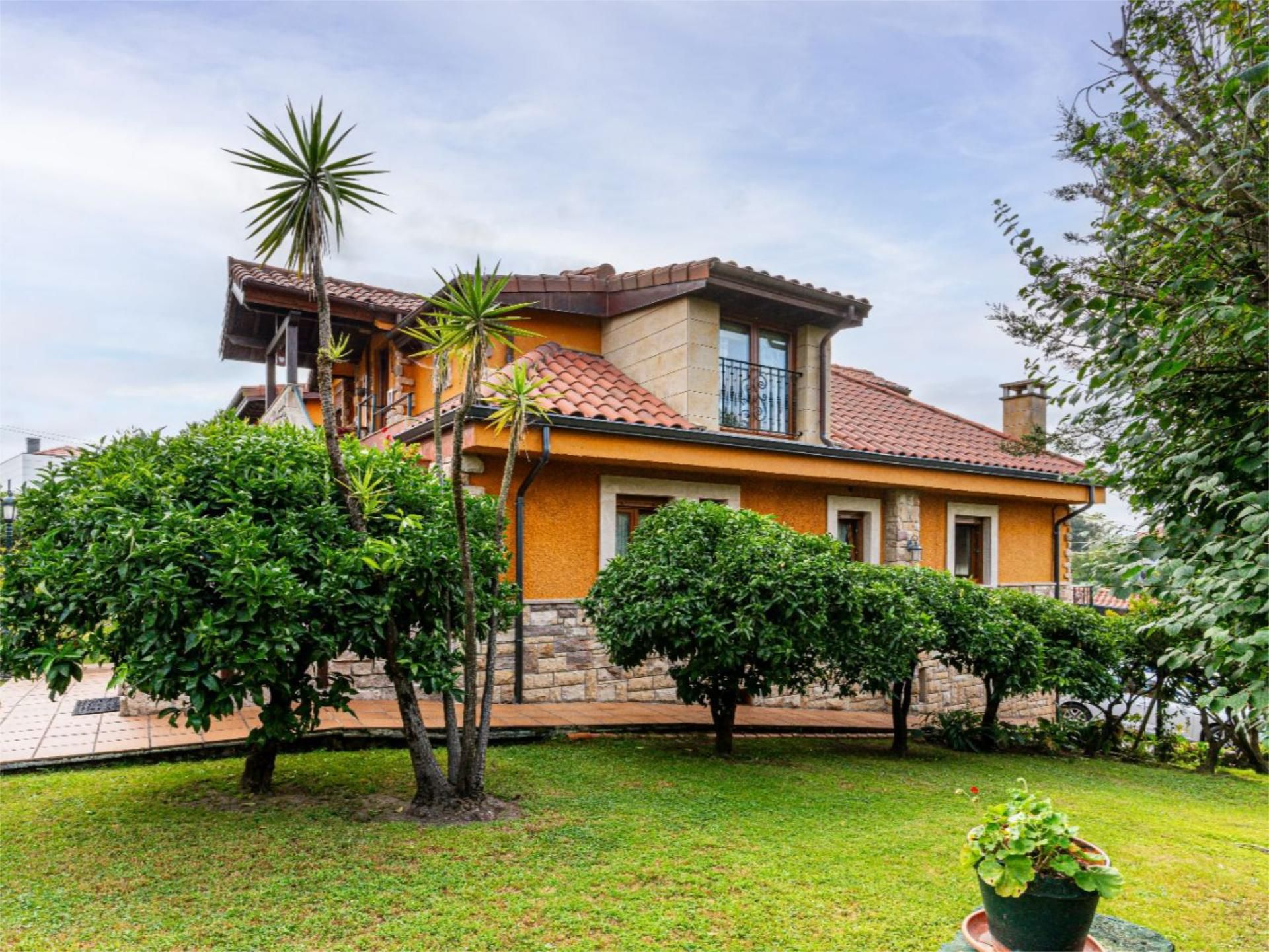 Exterior view of Flat for sale in Marina de Cudeyo  with Heating, Private garden and Parquet flooring