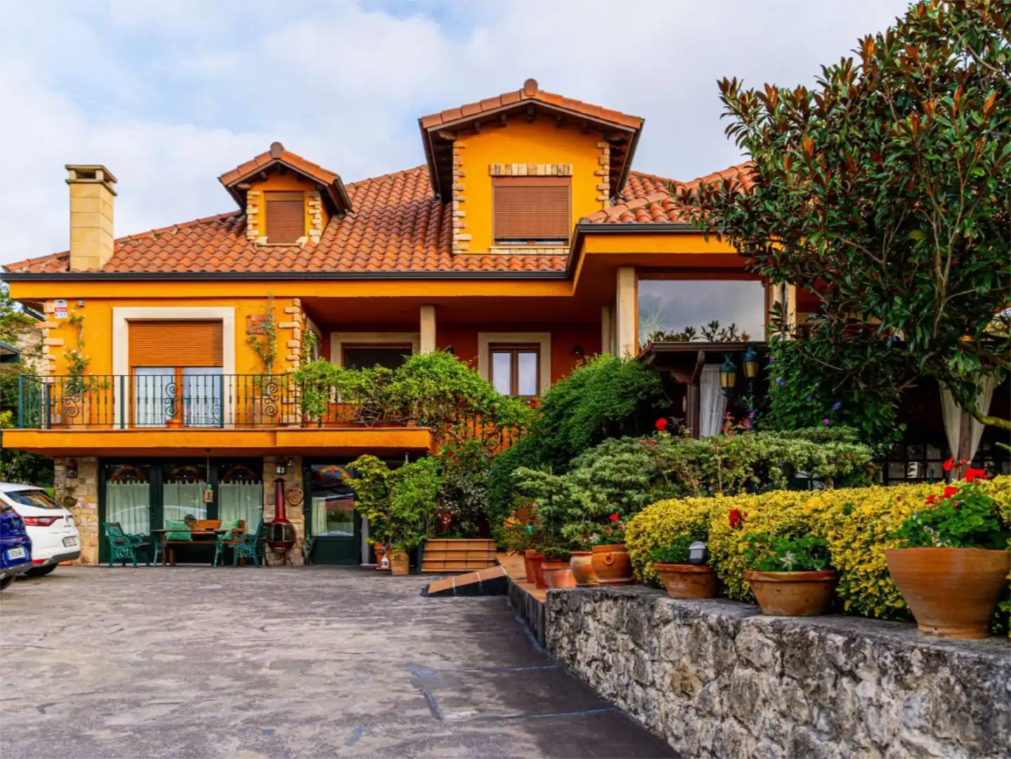 Vista exterior de Piso en venta en Marina de Cudeyo con Calefacción, Jardín privado y Parquet