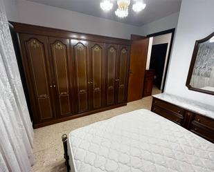 Dormitori de Casa adosada de lloguer en Gimenells i el Pla de la Font amb Aire condicionat, Calefacció i Terrassa