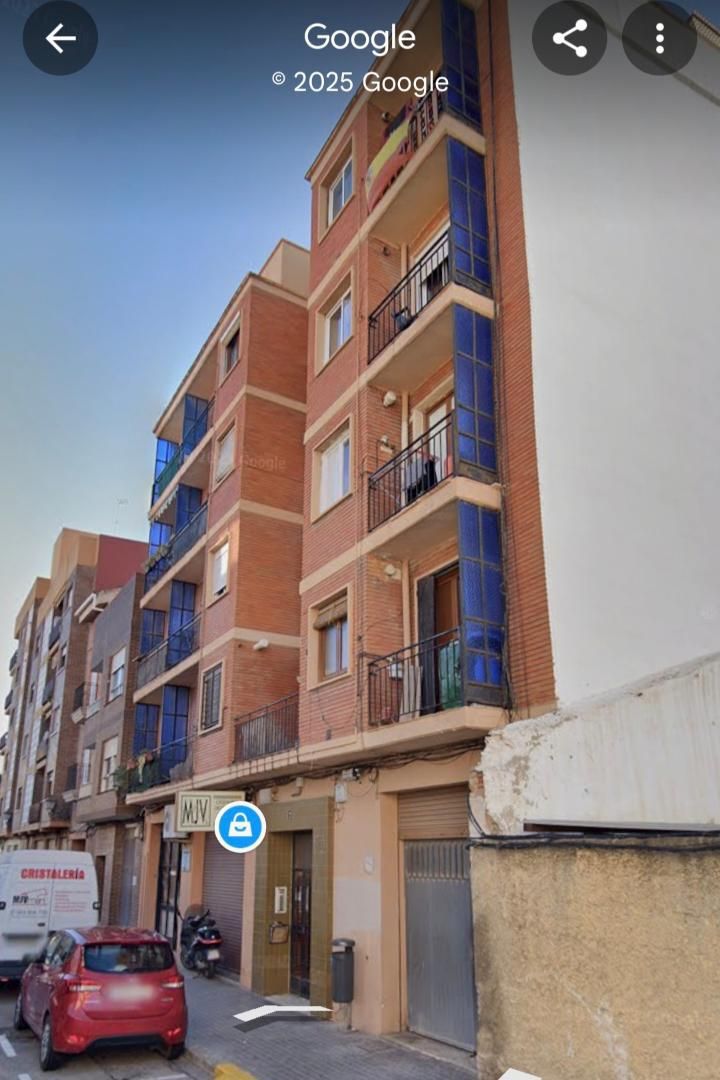 Vista exterior de Local en venda en  Valencia Capital amb Aire condicionat