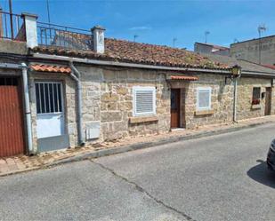 Vista exterior de Casa adosada en venda en Cadalso de los Vidrios amb Terrassa