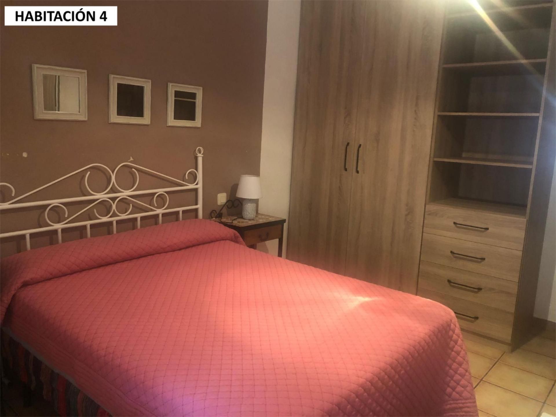 Bedroom of Flat to share in Cáceres Capital  with Heating and Furnished