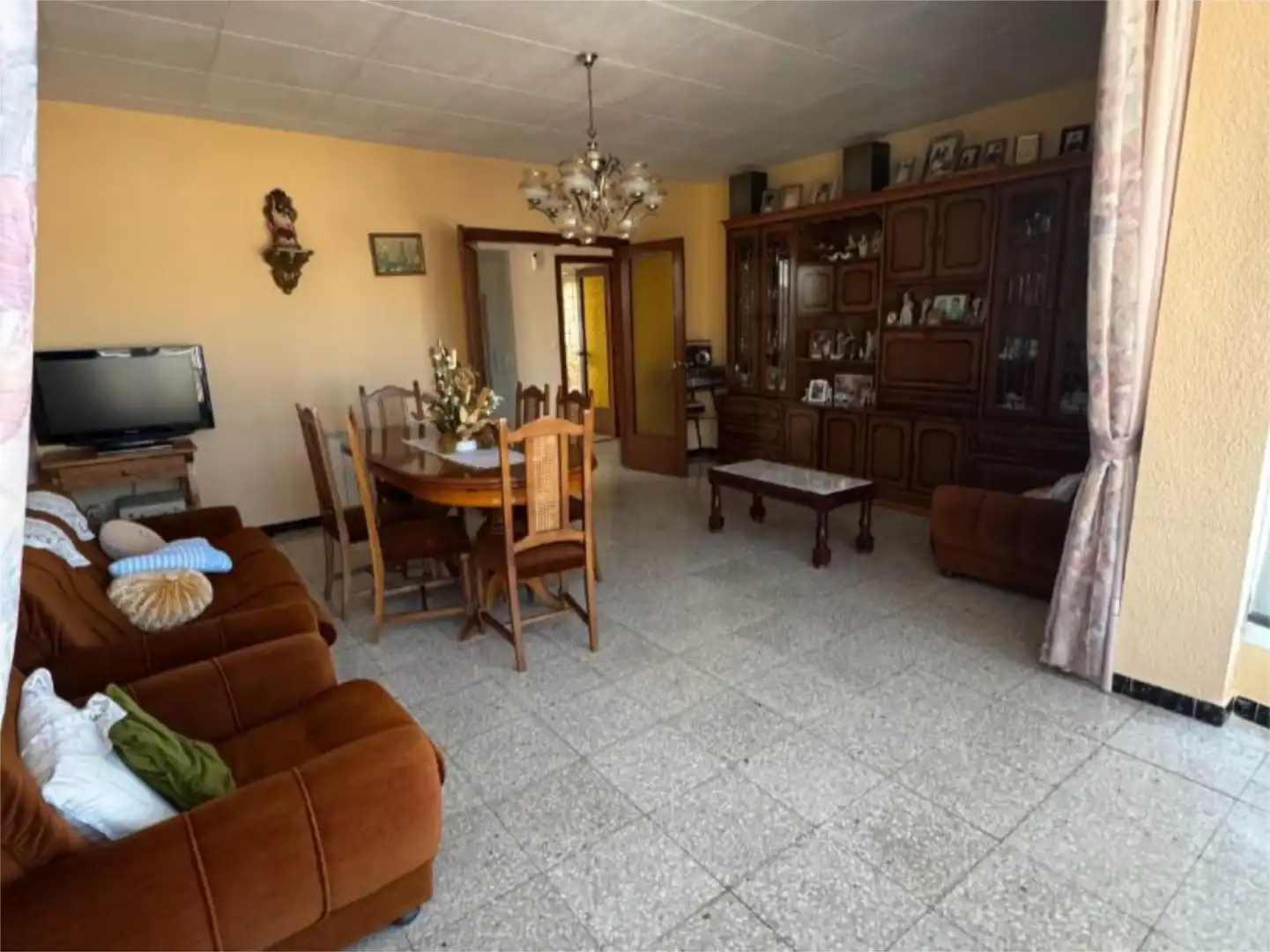 Einfamilien-Reihenhaus zum Verkauf in Carrer Barcelona, 9, El Pla del Penedès Wohnzimmer von Einfamilien-Reihenhaus zum Verkauf in El Pla del Penedès mit Heizung, Privatgarten und Terrasse