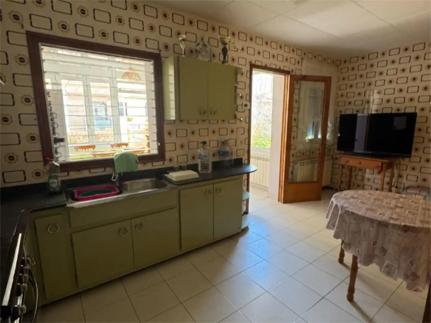 Einfamilien-Reihenhaus zum Verkauf in Carrer Barcelona, 9, El Pla del Penedès Küche von Einfamilien-Reihenhaus zum Verkauf in El Pla del Penedès mit Heizung, Privatgarten und Terrasse