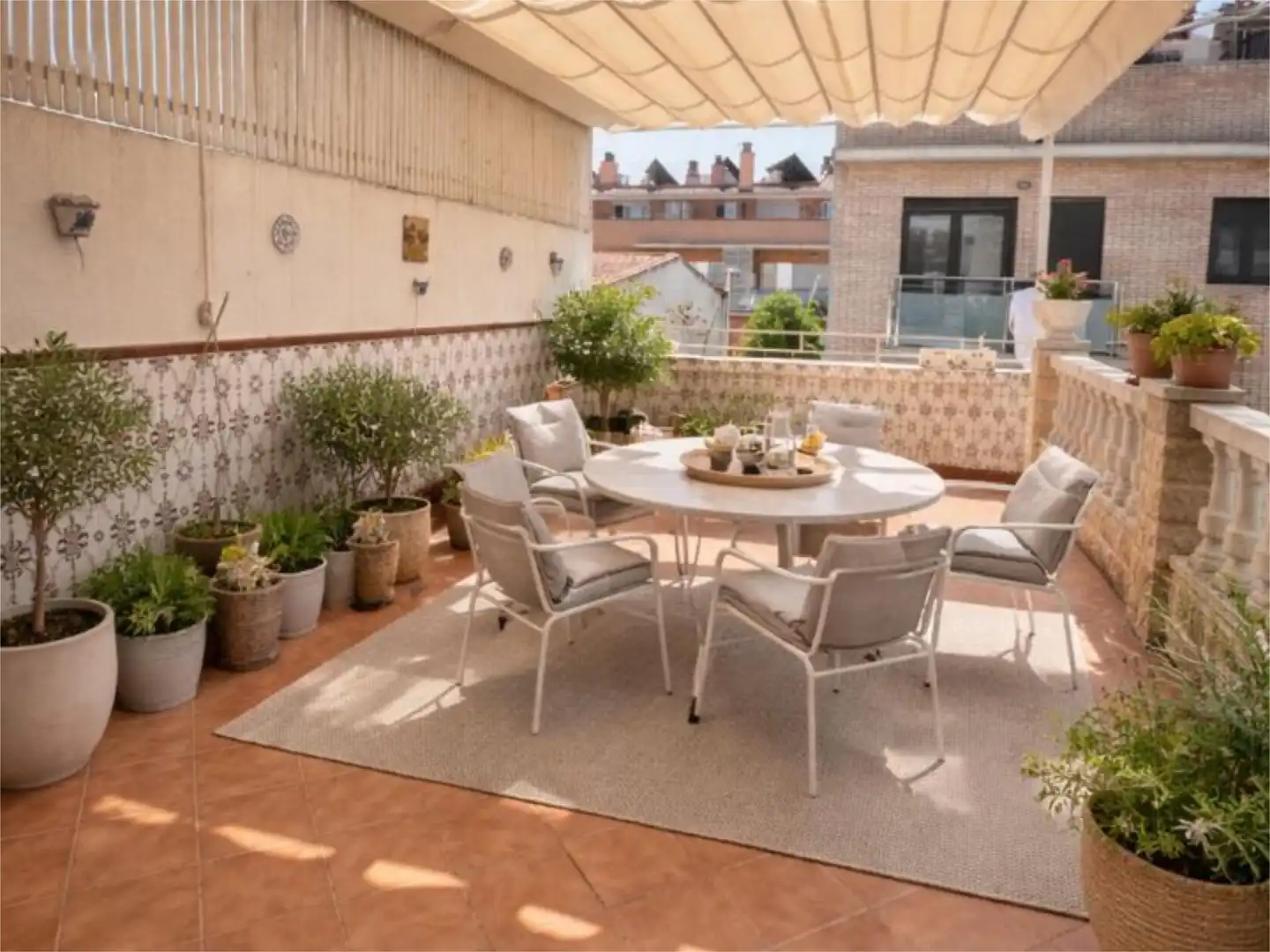 Einfamilien-Reihenhaus zum Verkauf in Carrer Barcelona, 9, El Pla del Penedès Terrasse von Einfamilien-Reihenhaus zum Verkauf in El Pla del Penedès mit Heizung, Privatgarten und Terrasse