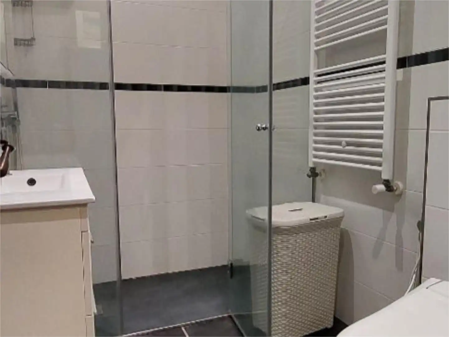 Houses for sale in Carrer Neró, 9, Empúries Bathroom of Houses for sale in L'Escala with Air Conditioner, Terrace and Swimming Pool