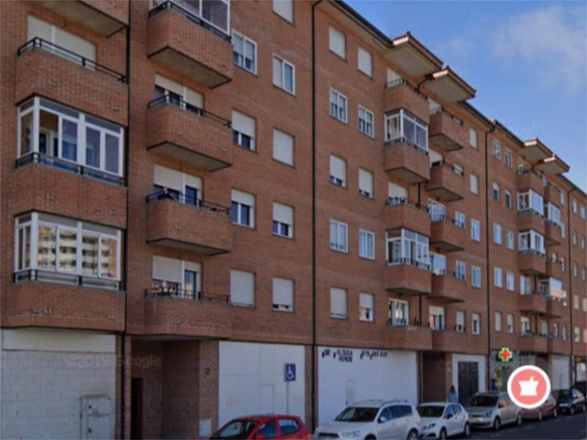 Vista exterior de Pis en venda en Ávila Capital amb Calefacció, Terrassa i Traster