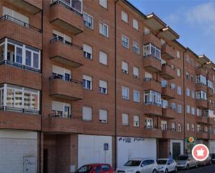 Vista exterior de Pis en venda en Ávila Capital amb Calefacció, Terrassa i Traster