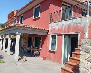 Außenansicht von Einfamilien-Reihenhaus miete in Vigo  mit Parkett und Balkon