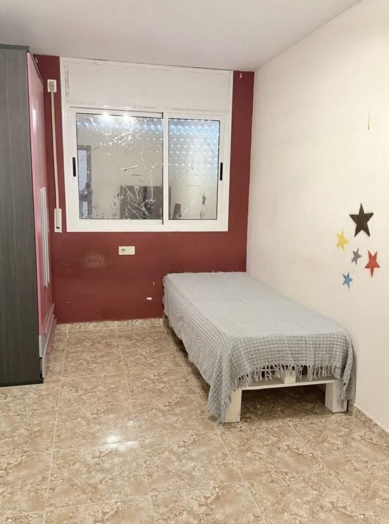 Bedroom of Flat to share in Valls