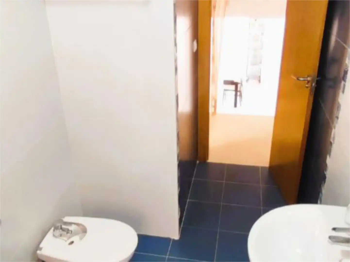 Einfamilien-Reihenhaus zum Verkauf in Carrer del Cabeçó D'or, 126, Pueblo Acantilado - Lanuza Badezimmer von Einfamilien-Reihenhaus zum Verkauf in El Campello mit Terrasse, Schwimmbad und Balkon