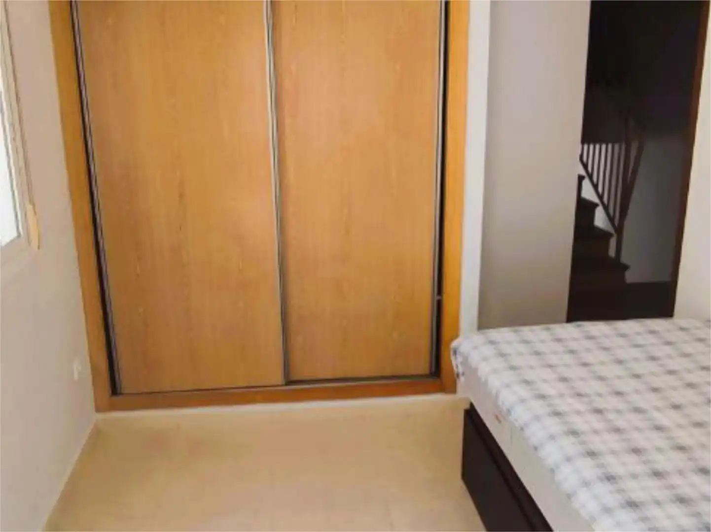 Einfamilien-Reihenhaus zum Verkauf in Carrer del Cabeçó D'or, 126, Pueblo Acantilado - Lanuza Schlafzimmer von Einfamilien-Reihenhaus zum Verkauf in El Campello mit Terrasse, Schwimmbad und Balkon