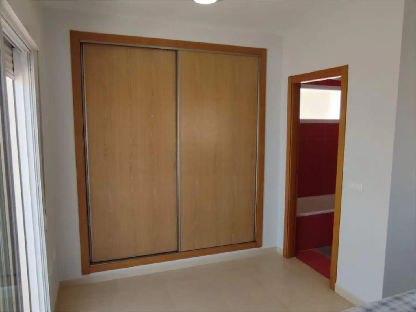 Einfamilien-Reihenhaus zum Verkauf in Carrer del Cabeçó D'or, 126, Pueblo Acantilado - Lanuza Schlafzimmer von Einfamilien-Reihenhaus zum Verkauf in El Campello mit Terrasse, Schwimmbad und Balkon