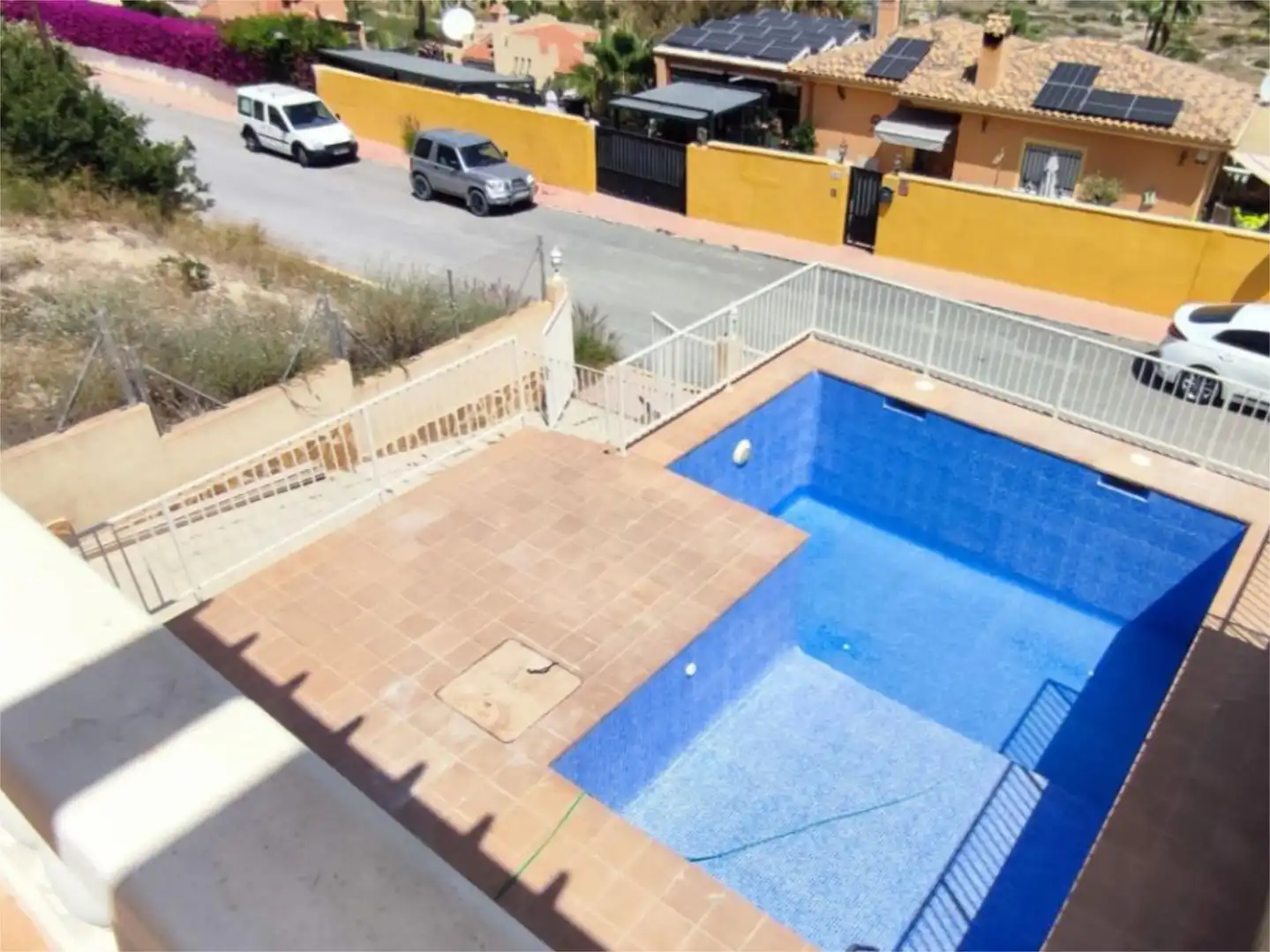 Einfamilien-Reihenhaus zum Verkauf in Carrer del Cabeçó D'or, 126, Pueblo Acantilado - Lanuza Schwimmbecken von Einfamilien-Reihenhaus zum Verkauf in El Campello mit Terrasse, Schwimmbad und Balkon