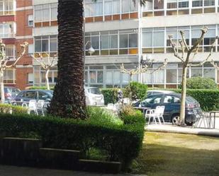 Vista exterior de Local de lloguer en Castrillón
