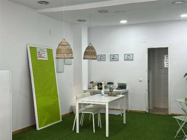 Local comercial en Alquiler en Avenida Clara Campoamor, 6 en Barrio Alto