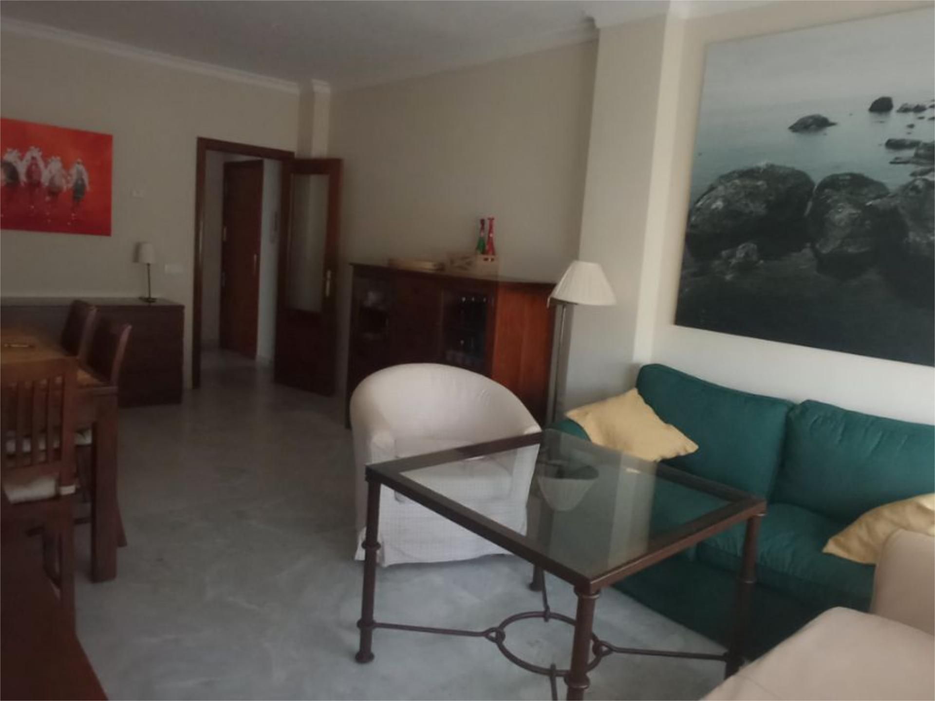 Sala d'estar de Pis de lloguer en El Puerto de Santa María amb Terrassa, Piscina i Moblat