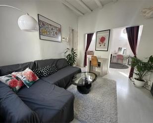 Living room of Flat to rent in  Madrid Capital  with Air Conditioner, Heating and Parquet flooring