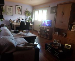 Sala d'estar de Pis en venda en Baralla amb Calefacció, Parquet i Moblat