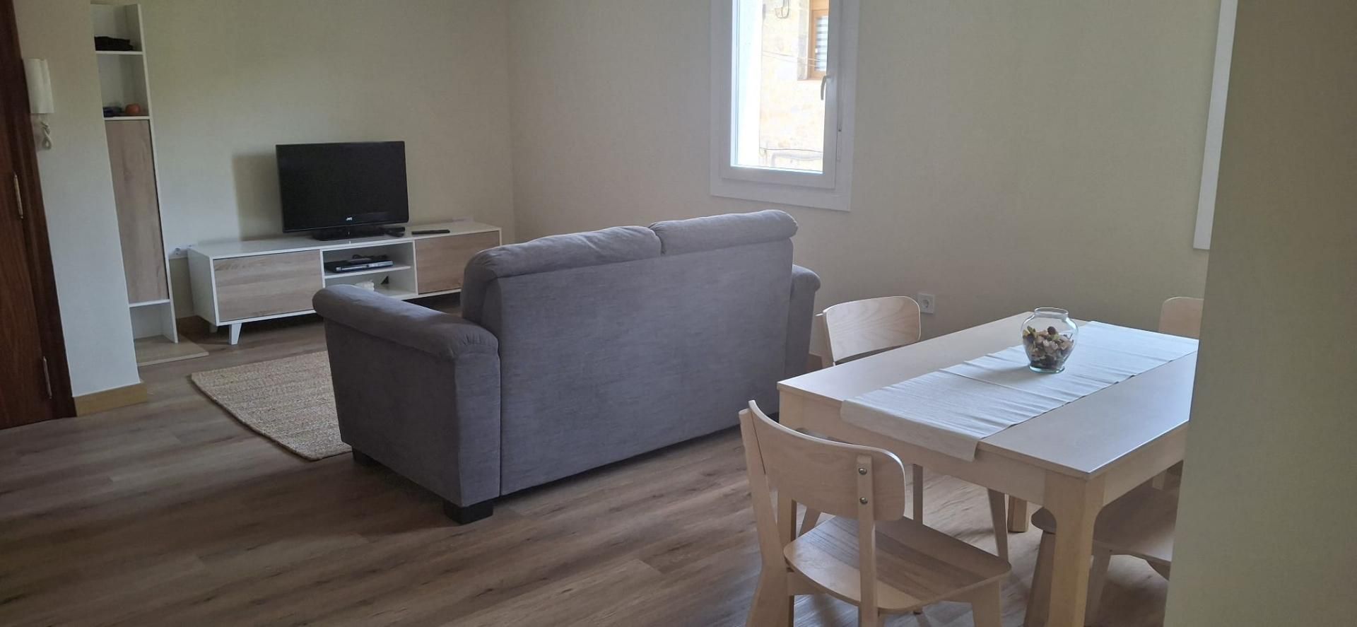 Living room of Flat to rent in Galdakao  with Parquet flooring, Furnished and Oven