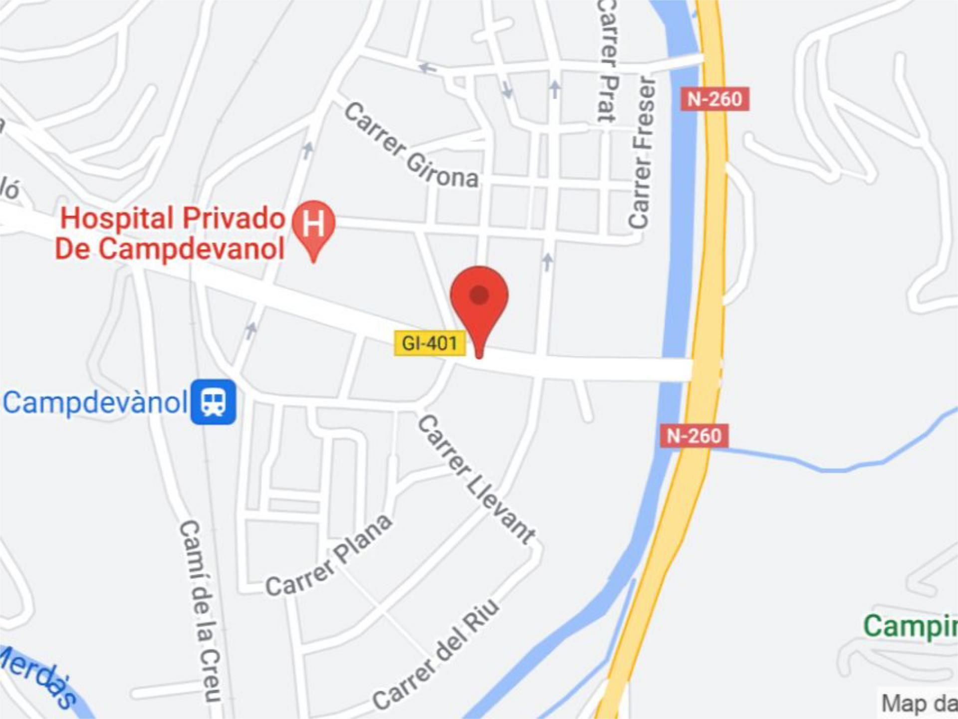 Vista exterior de Casa adosada en venda en Campdevànol amb Terrassa, Piscina i Balcó