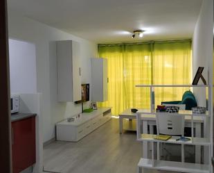 Bedroom of Flat to share in  Tarragona Capital  with Parquet flooring, Furnished and Oven