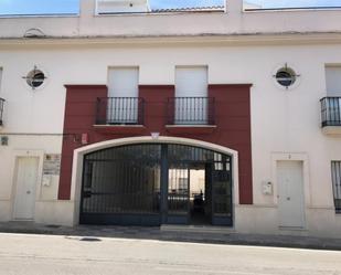 Vista exterior de Casa adosada en venda en Priego de Córdoba amb Aire condicionat, Terrassa i Balcó