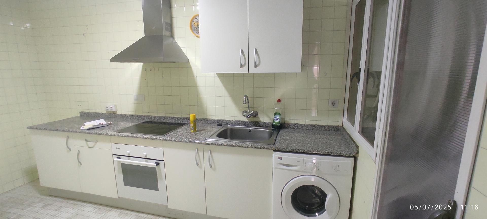 Kitchen of Flat to rent in Graus  with Heating, Oven and Washing machine