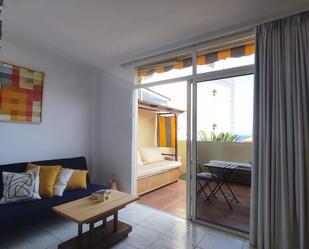 Sala d'estar de Pis de lloguer en Candelaria amb Terrassa, Piscina i Moblat
