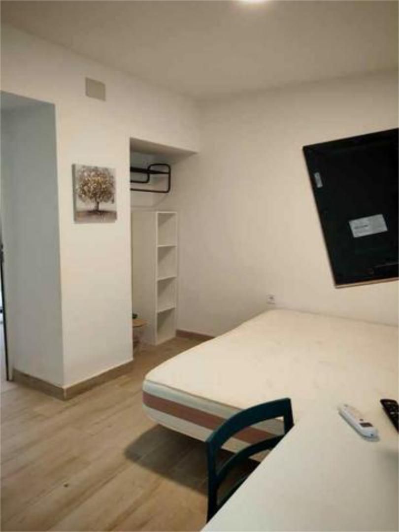 Study to rent in Sta. Marina - San Andrés - San Pablo - San Lorenzo Study to rent in Sta. Marina - San Andrés - San Pablo - San Lorenzo