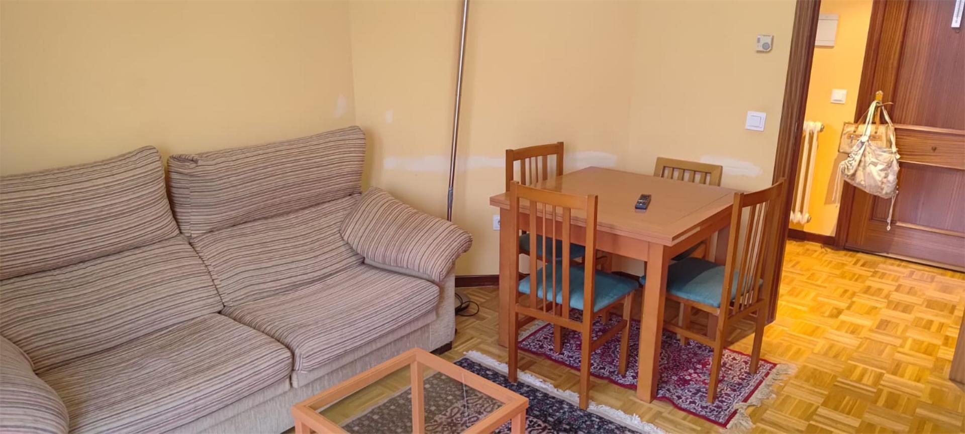 Living room of Flat to rent in León Capital   with Heating, Parquet flooring and Terrace