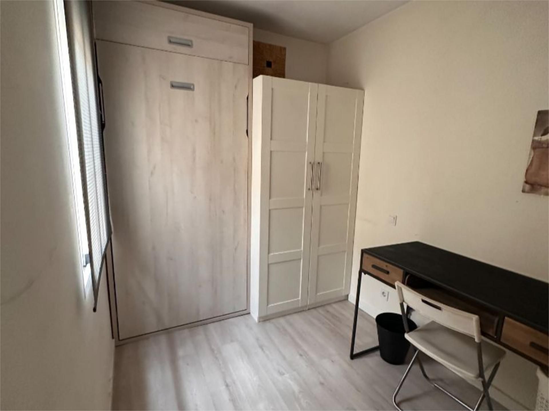Bedroom of Attic for sale in  Madrid Capital  with Air Conditioner, Parquet flooring and Terrace