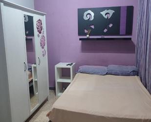 Bedroom of Flat to share in Esplugues de Llobregat  with Air Conditioner, Terrace and Washing machine
