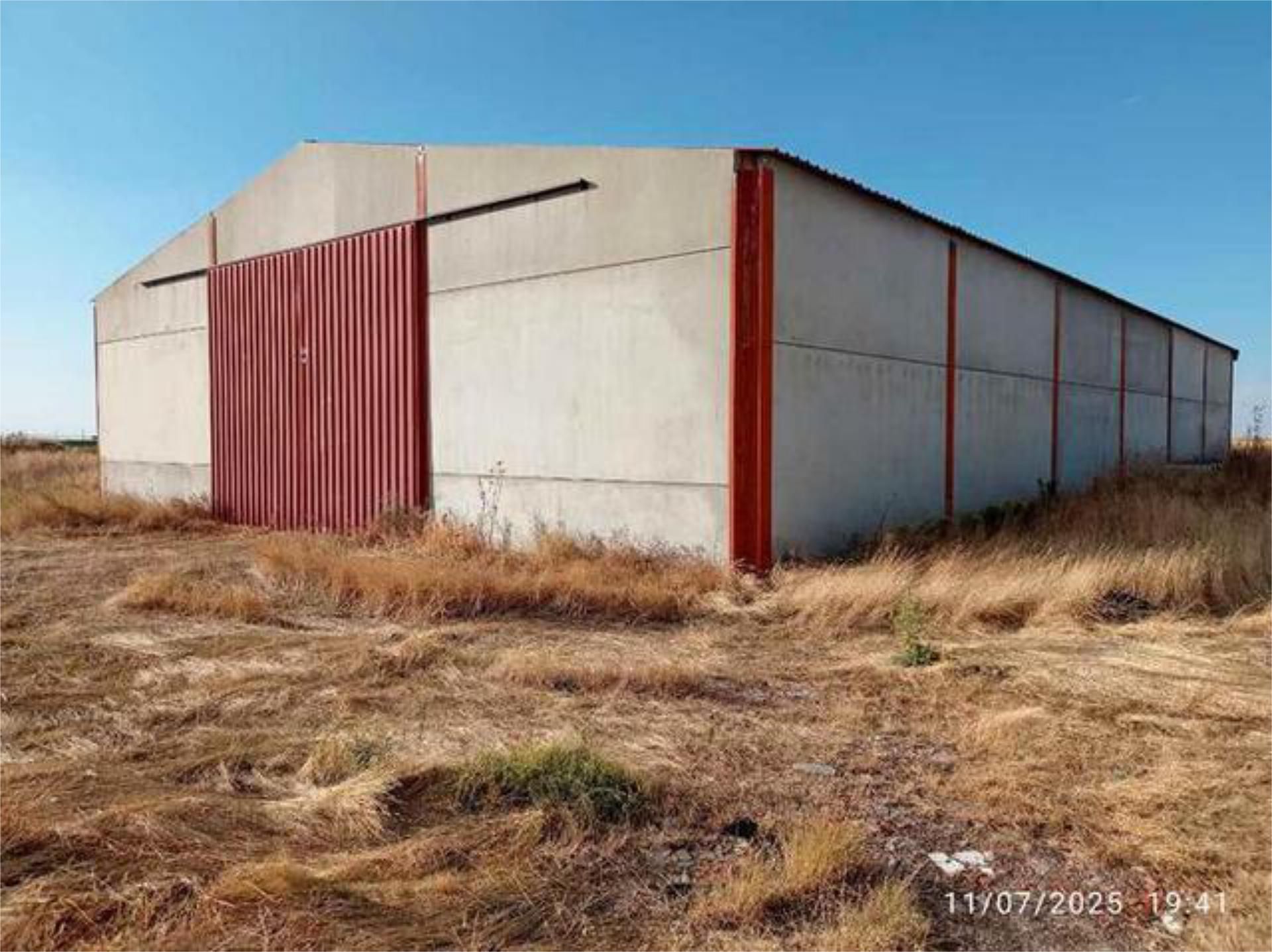 Vista exterior de Nau industrial de lloguer en Paradinas de San Juan