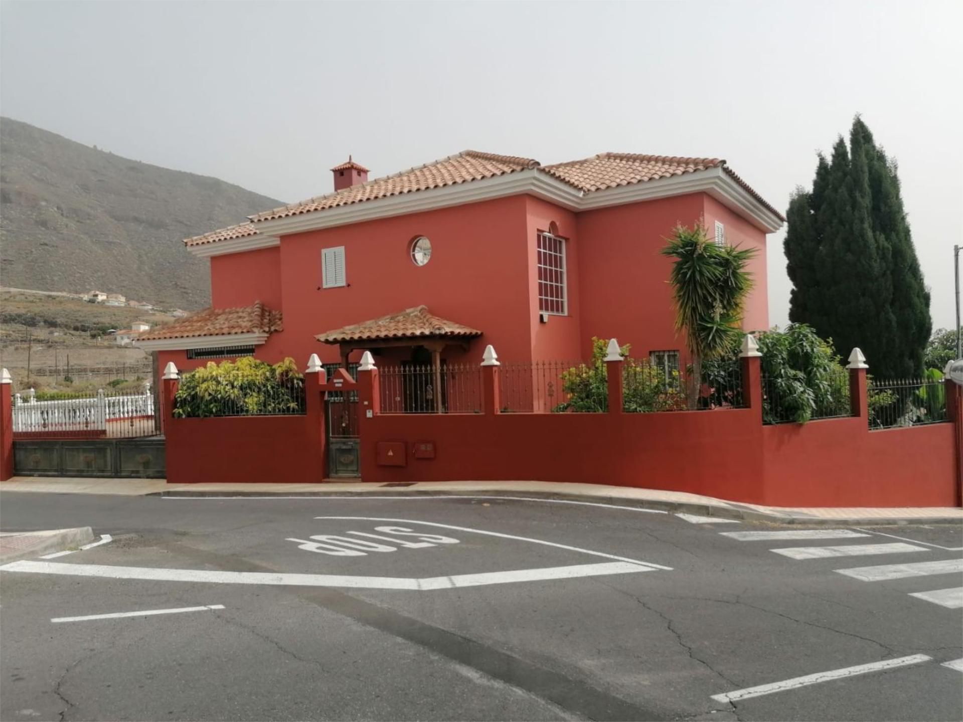 Vista exterior de Casa o xalet en venda en Candelaria amb Terrassa, Piscina i Balcó
