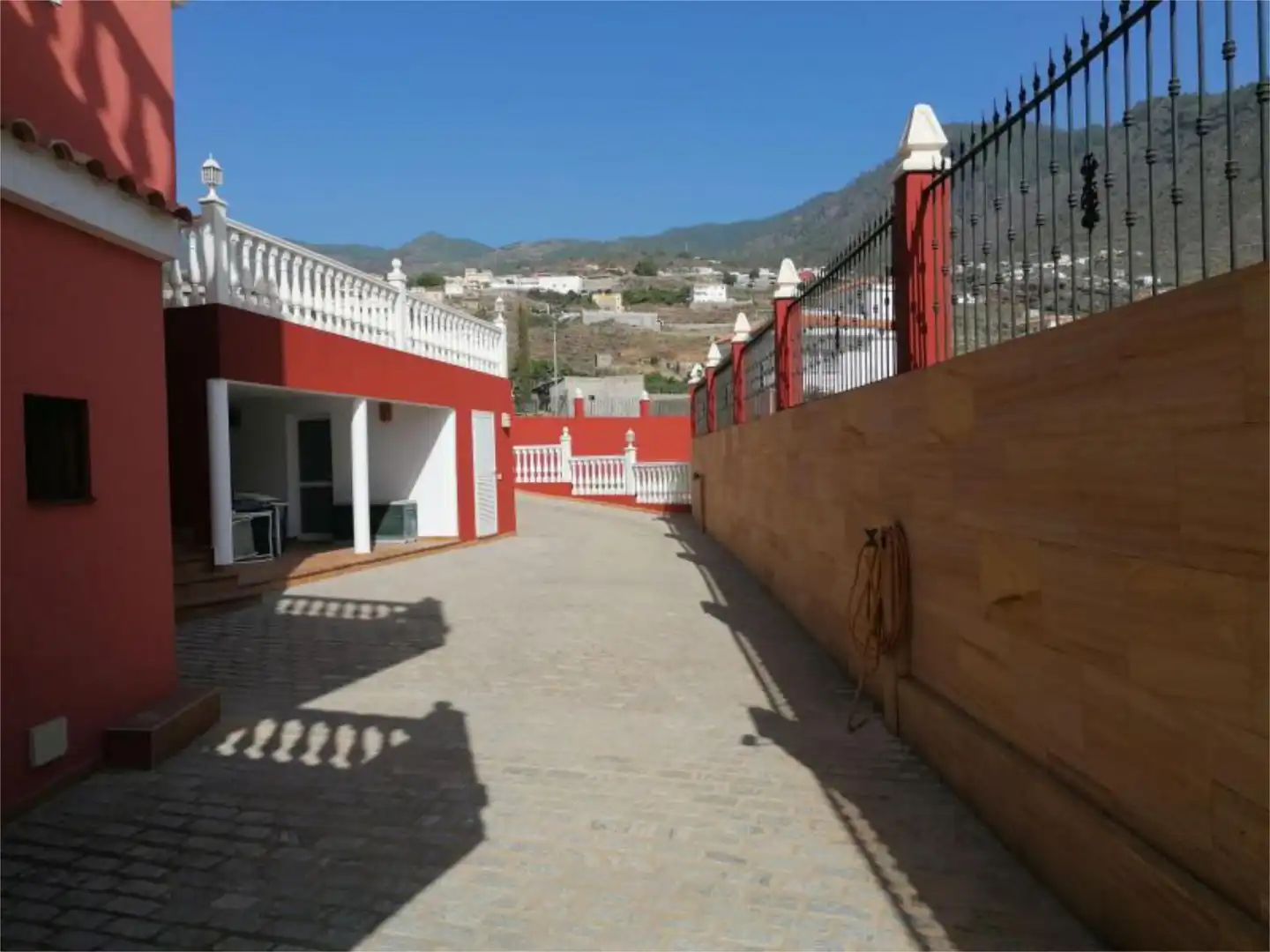 Casa o xalet en venda a Calle Areja, 73, Araya Vista exterior de Casa o xalet en venda en Candelaria amb Terrassa, Piscina i Balcó