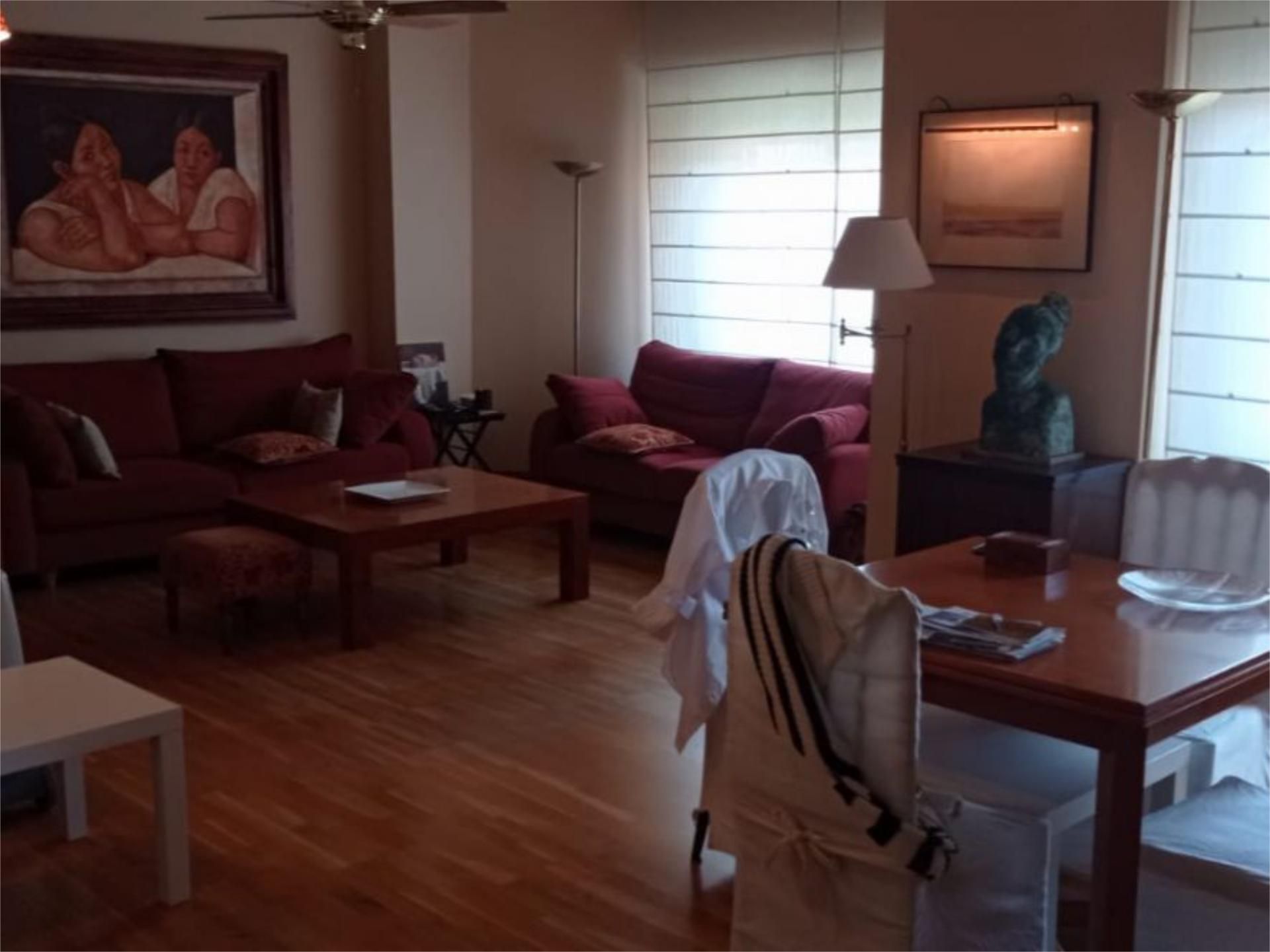 Sala d'estar de Pis de lloguer en  Logroño amb Balcó