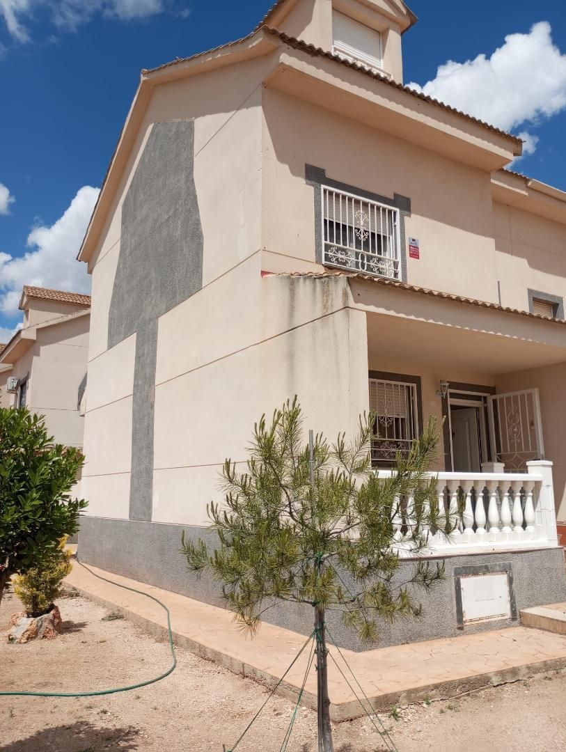 Vista exterior de Casa o xalet en venda en Horcajo de Santiago amb Terrassa i Balcó