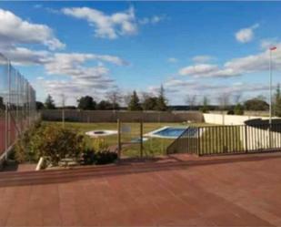 Piscina de Pis en venda en Ávila Capital amb Calefacció, Jardí privat i Terrassa