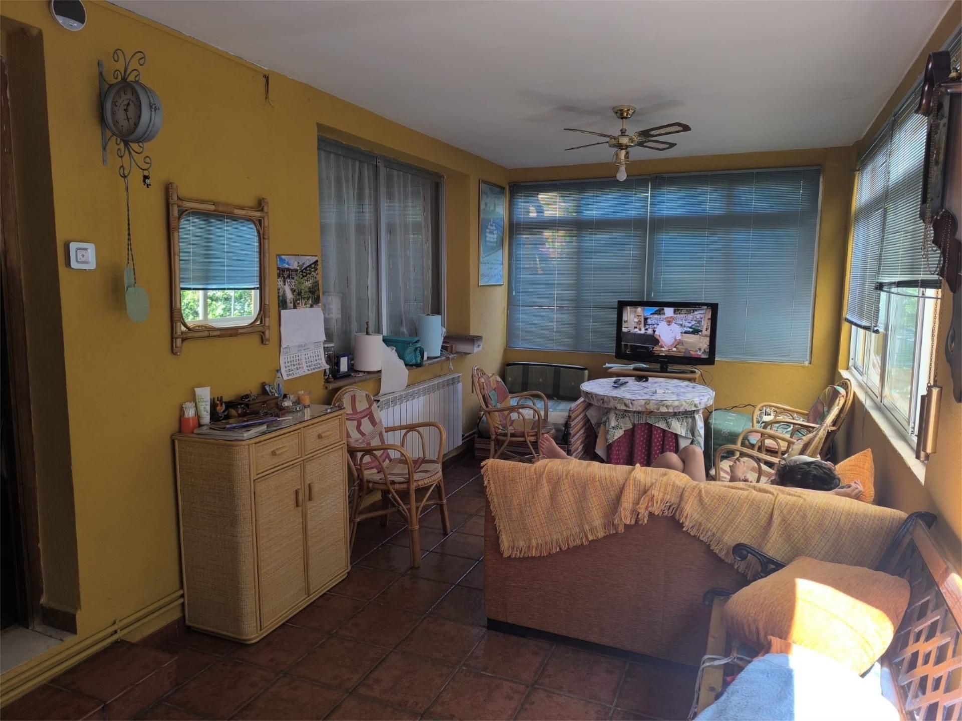 Living room of Flat for sale in Navaluenga  with Heating, Private garden and Storage room