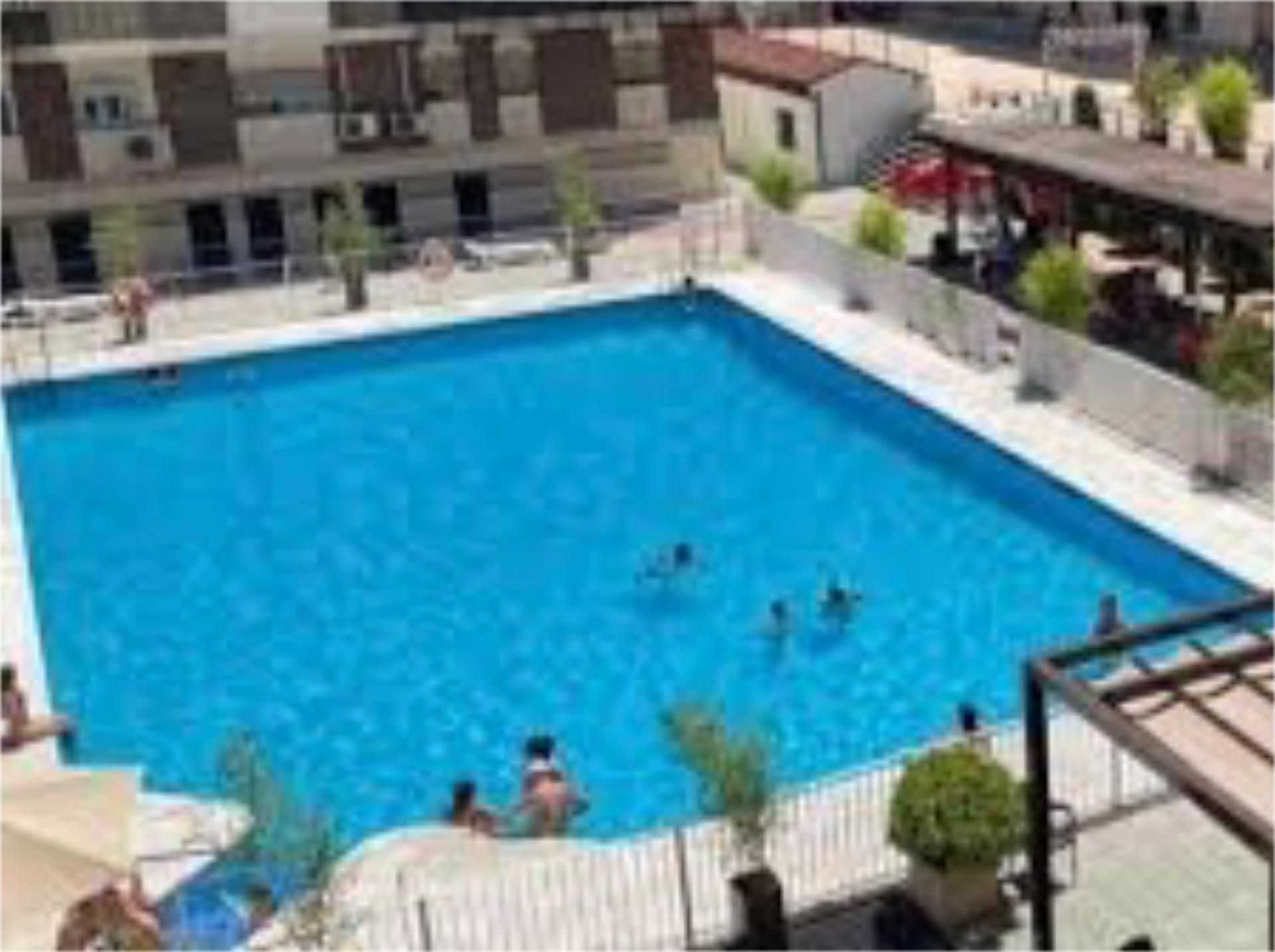 Piscina de Pis de lloguer en  Jaén Capital amb Aire condicionat, Calefacció i Jardí privat
