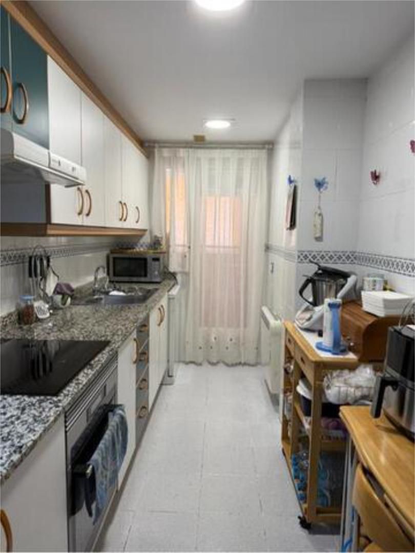Kitchen of Flat to rent in Mislata  with Heating, Private garden and Terrace