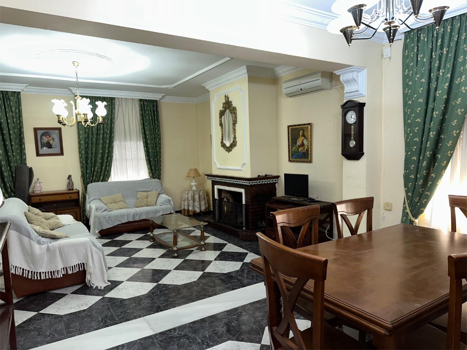 Living room of Planta baja for sale in Chiclana de la Frontera  with Air Conditioner, Heating and Parquet flooring